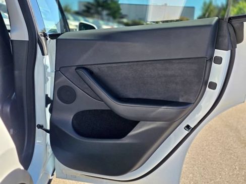 Used 2023 Tesla Model Y Long Range AWD/4WD image 42