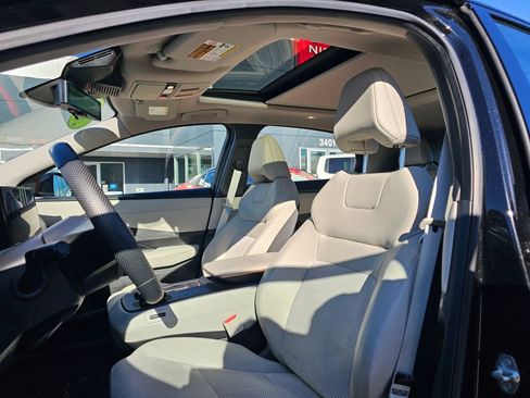 Certified 2024 Nissan Ariya AWD image 18