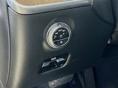 Certified 2024 Mercedes-Benz C 300 4MATIC Sedan image 10