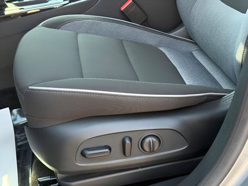 Certified 2023 Chevrolet TrailBlazer LT w/ Convenience Package AWD/4WD image 18