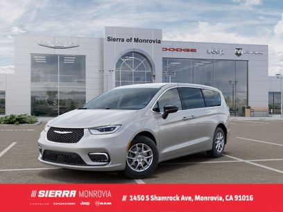 New 2026 Chrysler Pacifica Select