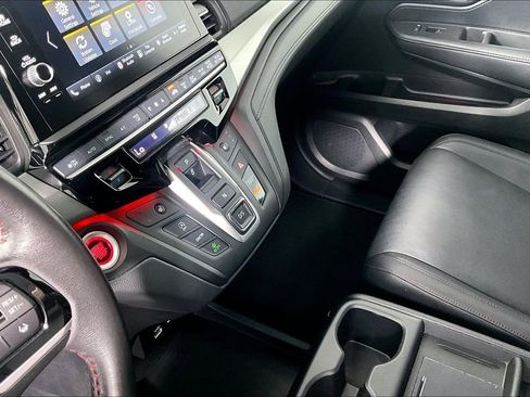 Used 2025 Honda Odyssey Sport-L image 17