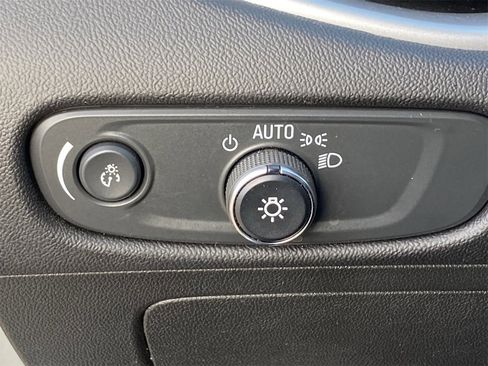 Used 2024 Chevrolet Malibu LT image 28