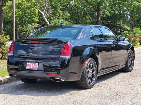 Used 2022 Chrysler 300 S w/ Comfort Group AWD/4WD image 4