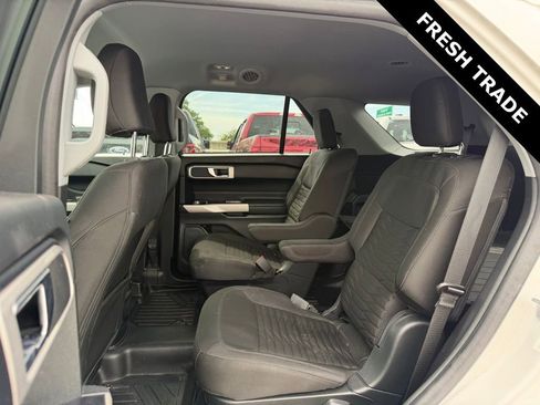 Used 2021 Ford Explorer XLT AWD/4WD image 15