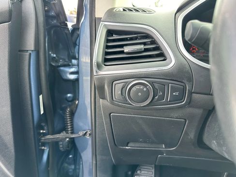 Used 2018 Ford Edge Titanium w/ Equipment Group 301A image 19