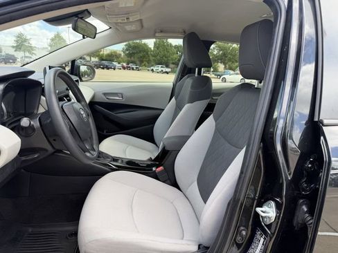 Used 2021 Toyota Corolla LE FWD image 23