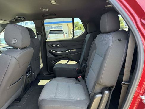 Used 2023 Chevrolet Traverse LT FWD image 11