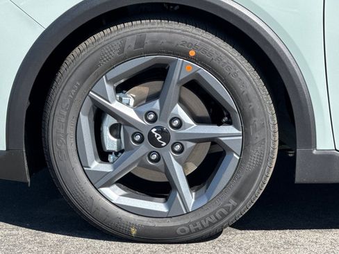 New 2026 Kia K4 FWD image 24