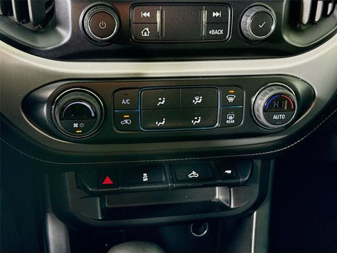 Used 2022 GMC Canyon Elevation w/ Trailering Package image 9