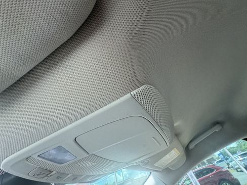 Used 2024 Ford Edge Titanium image 20