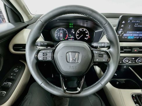 Used 2024 Honda HR-V EX-L image 11