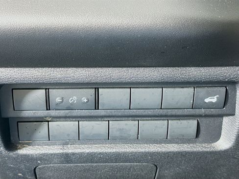 Used 2025 Mitsubishi Outlander SE FWD image 17