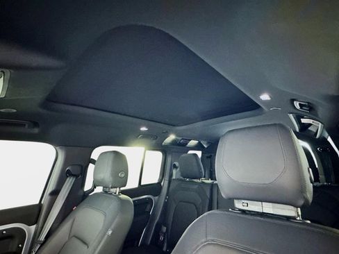 Used 2024 Land Rover Defender 110 X-Dynamic SE image 14