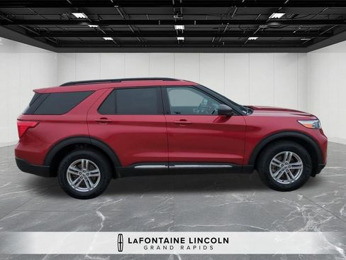 Used 2023 Ford Explorer XLT w/ Equipment Group 202A image 6