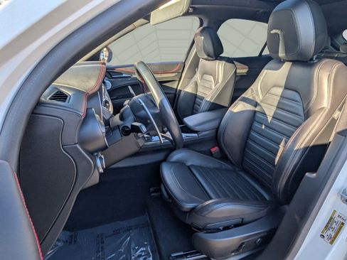 Used 2023 Alfa Romeo Stelvio Estrema image 9