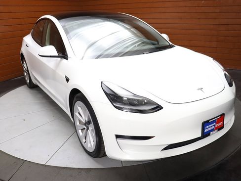 Used 2023 Tesla Model 3 Standard Range image 65