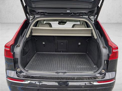 Used 2020 Volvo XC60 T5 Inscription w/ Protection Package image 6