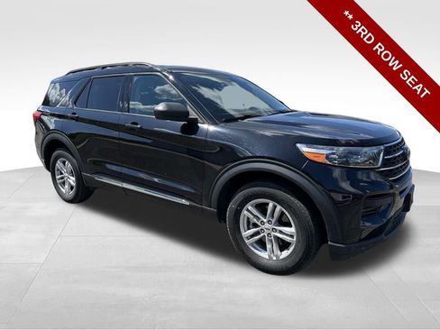 Used 2022 Ford Explorer XLT image 9