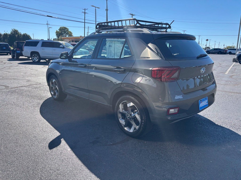 Used 2024 Hyundai Venue Limited FWD image 7