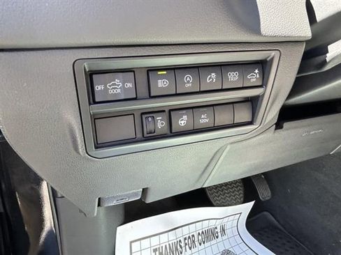 Used 2023 Toyota Tundra Limited image 17