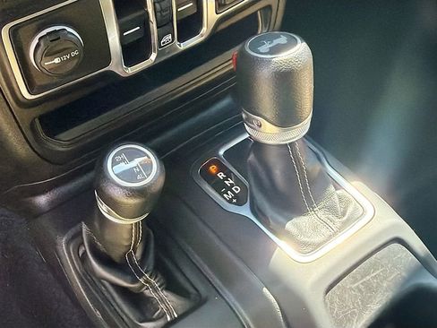 Used 2022 Jeep Wrangler Unlimited Sahara w/ Cold Weather Group AWD/4WD image 29