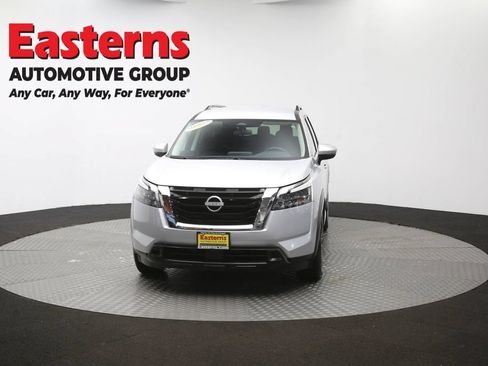 Used 2025 Nissan Pathfinder SV FWD image 57
