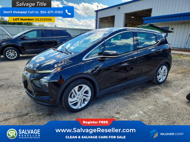Used 2023 Chevrolet Bolt LT FWD image 1