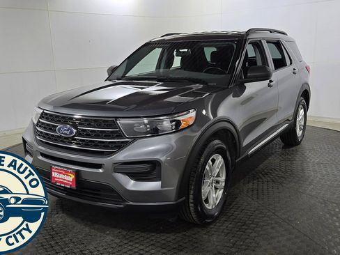 Used 2022 Ford Explorer XLT AWD/4WD image 10