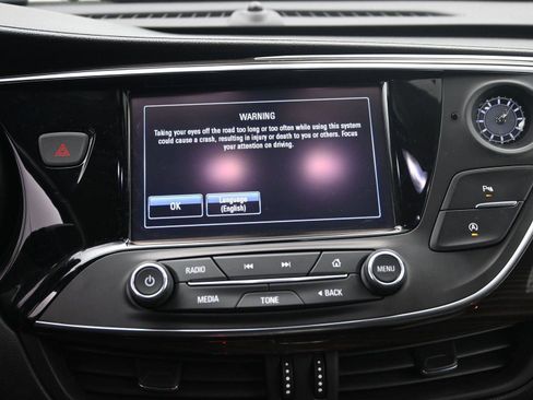 Used 2020 Buick Envision Essence image 29