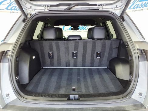 Used 2025 Chevrolet Equinox LT w/ Convenience Package II FWD image 9