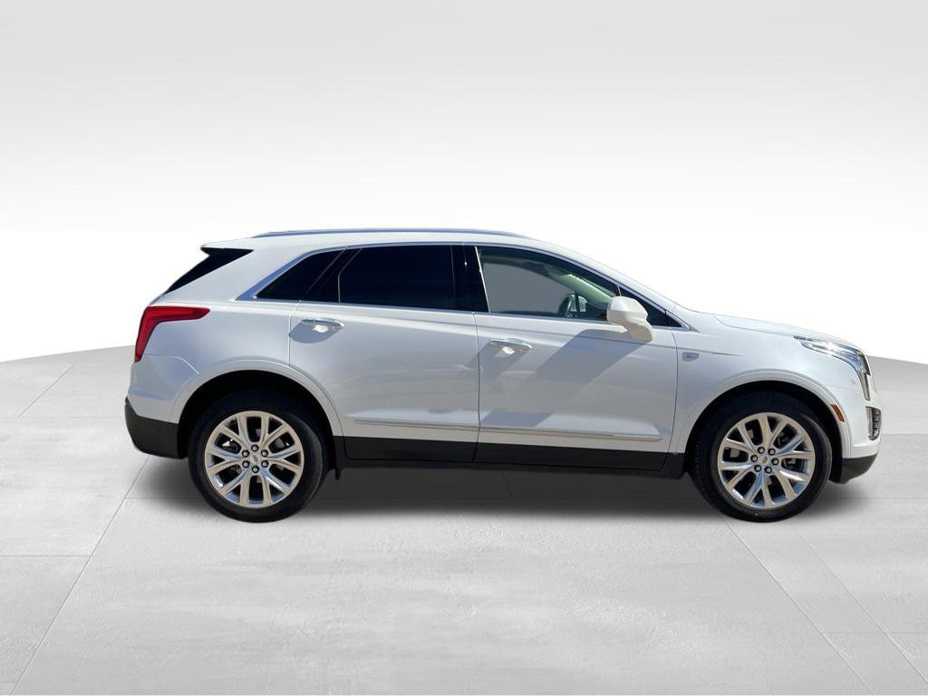 Used 2017 Cadillac XT5 Luxury w/ Driver Awareness Package AWD/4WD image 5