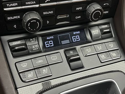 Used 2015 Porsche 911 Turbo S image 19