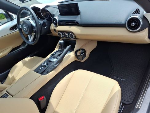 Used 2025 MAZDA MX-5 Miata Grand Touring RWD image 18