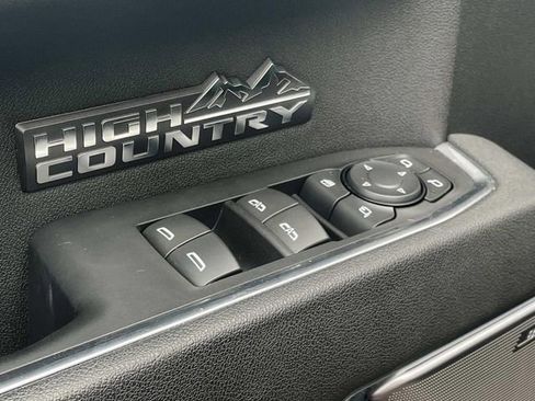 Used 2025 Chevrolet Silverado 1500 High Country w/ Technology Package AWD/4WD image 13
