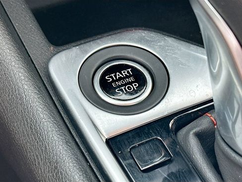 Used 2024 Nissan Sentra SR FWD image 19