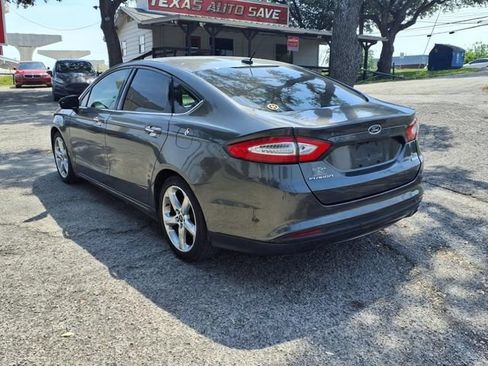Used 2015 Ford Fusion SE FWD image 5