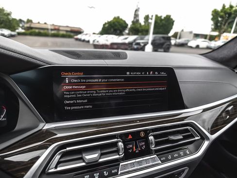 Used 2021 BMW X7 M50i w/ Executive Package AWD/4WD image 16