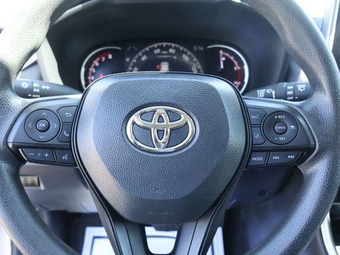 Used 2024 Toyota RAV4 XLE FWD image 28
