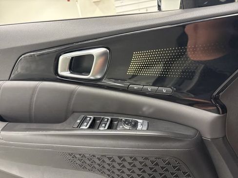 Used 2025 Kia Carnival SX Prestige FWD image 24