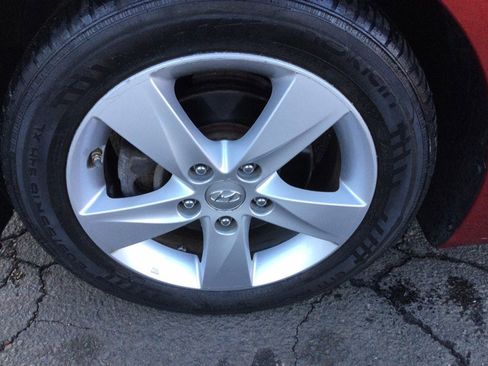 Used 2013 Hyundai Elantra GLS image 22