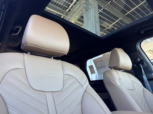 New 2026 Kia Sorento SX Prestige w/ Olive Brown Leather Package image 19