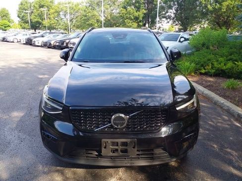Used 2024 Volvo XC40 B5 Ultimate w/ Protection Package Premier AWD/4WD image 2
