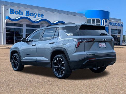 Used 2025 Chevrolet Equinox RS image 3