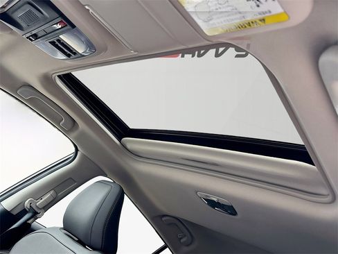 Used 2024 Subaru Crosstrek 2.5i Limited image 22