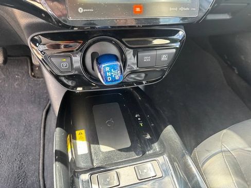 Used 2019 Toyota Prius Limited FWD image 31