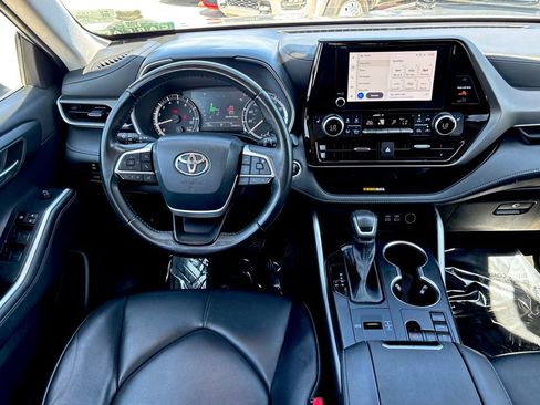 Used 2023 Toyota Highlander XLE image 24