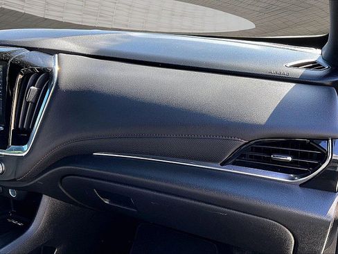 Used 2023 Chevrolet Traverse RS image 15