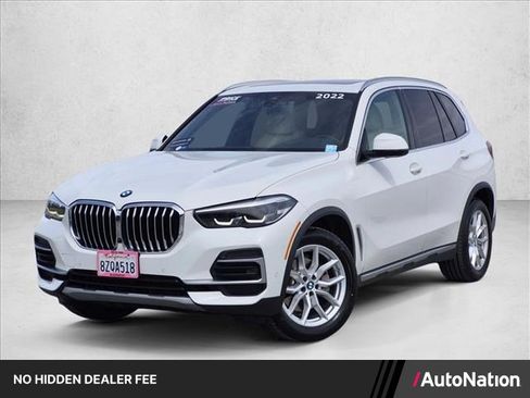 Certified 2022 BMW X5 xDrive40i w/ Parking Assistance Package AWD/4WD image 1