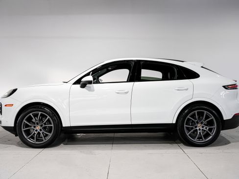 Used 2024 Porsche Cayenne w/ Premium Package Plus image 7